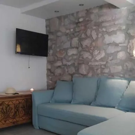 Authentic Island Stone House With Sea View Prázdninový dům Kaprije